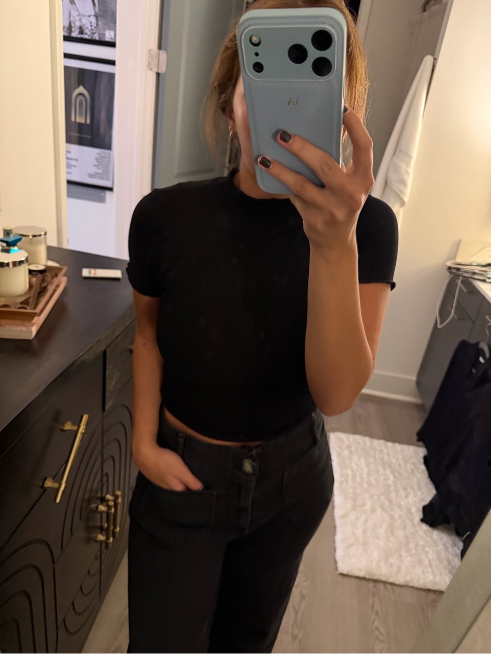 Classic Black Short-Sleeve Crop Top - Women's